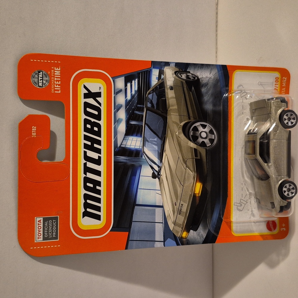 D12  Matchbox 1984 Toyota MR2 headlights down